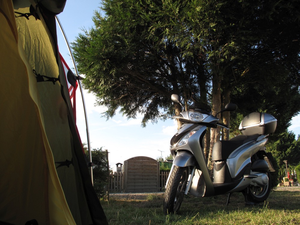 Camping Bresles Frankreich Motorroller Tour